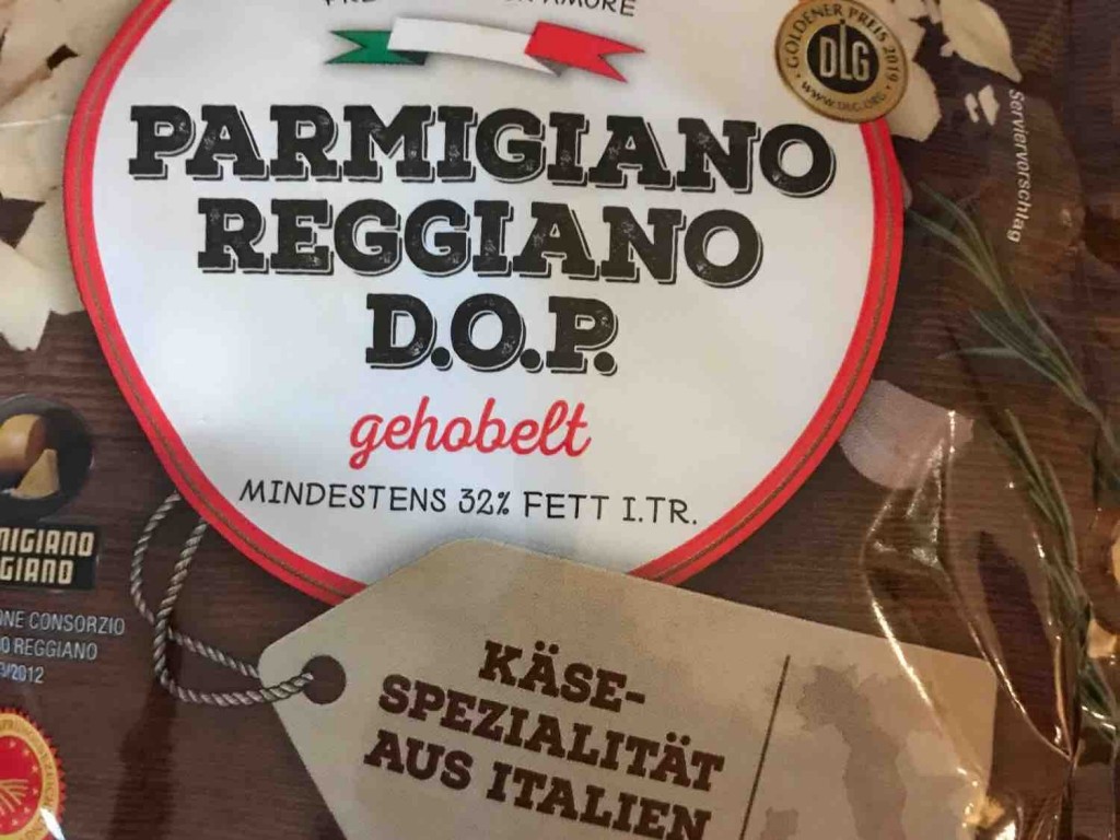 Parmigiano Reggiano D.O.P., gerieben , 32% Fett von Gati | Hochgeladen von: Gati