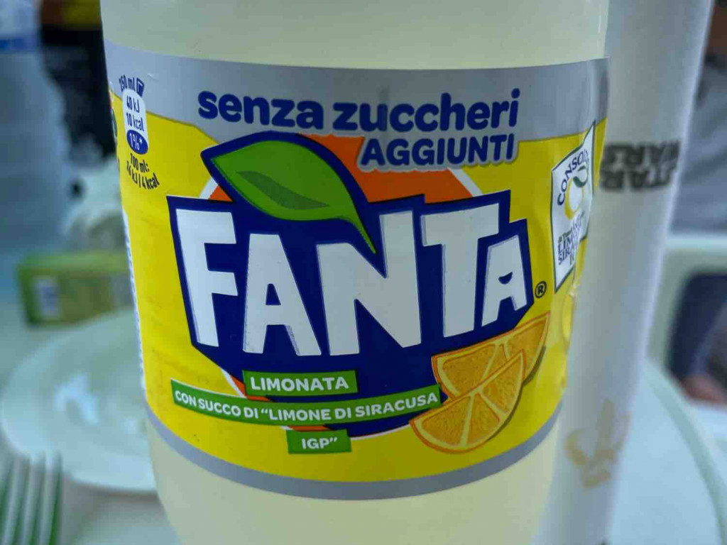 Fanta Zitrone weniger Zucker von Zahni | Hochgeladen von: Zahni