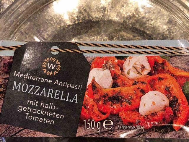 Mediterrane Antipasti, Mozzarella mit halbgetrockneten Tomaten v | Hochgeladen von: Valdemaro