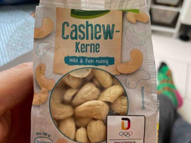 Cashews by sdiaab | Uploaded by: sdiaab