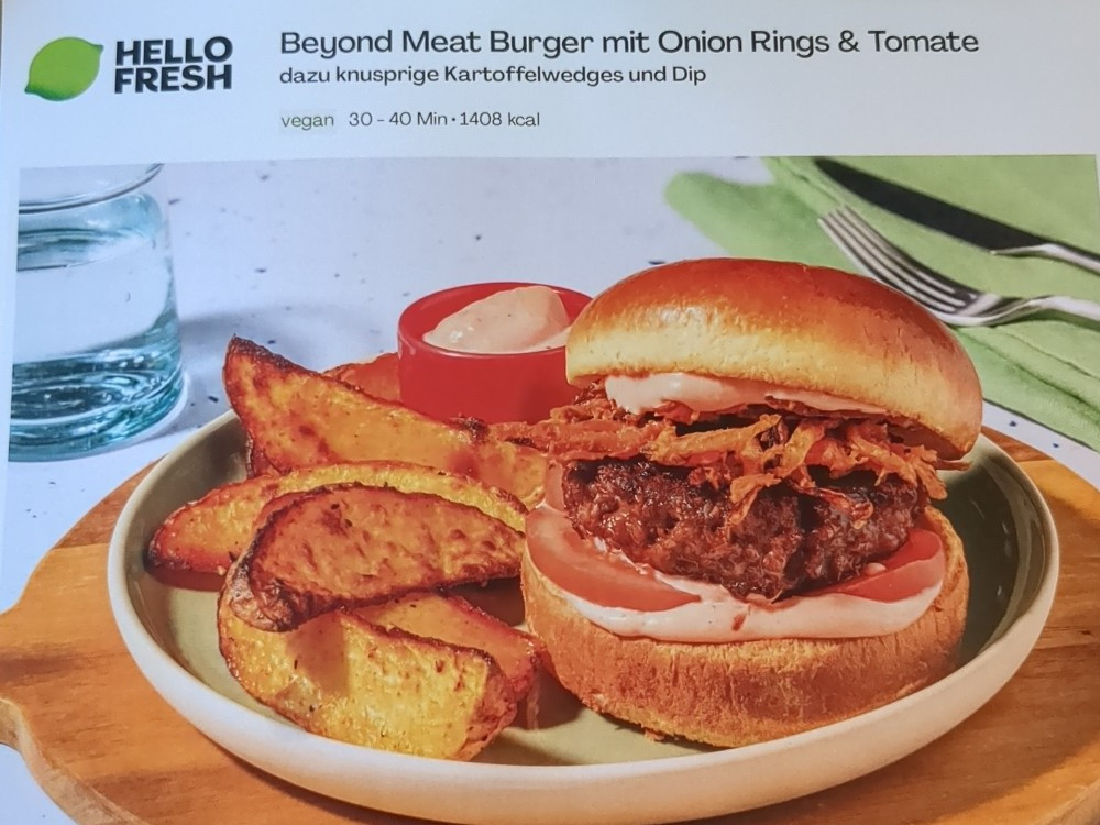 Beyond Meat Burger mit Onion Rings & Tomate von Voland | Hochgeladen von: Voland Beyond Meat Burger mit Onion Rings & Tomate von Voland | Hochgeladen von: Voland