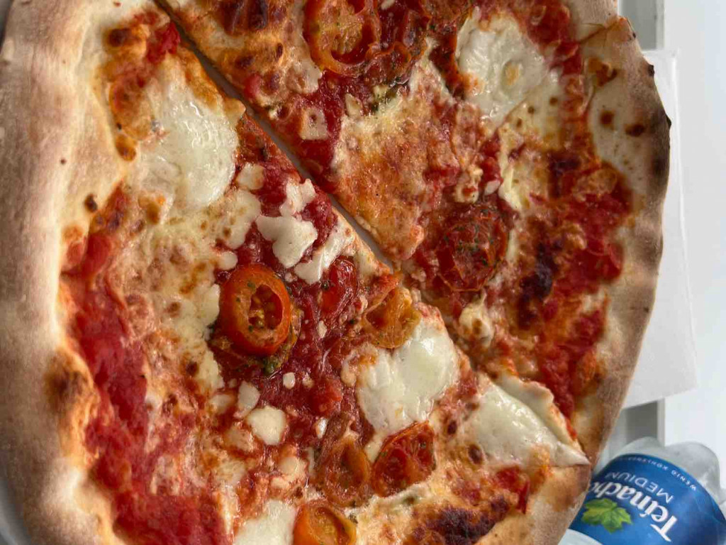 Pizza mit Büffelmozzarella Mensa Vaihingen, 400g von JLI | Hochgeladen von: JLI