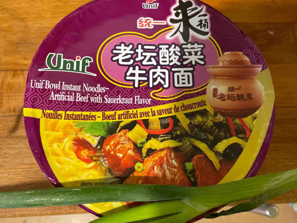 Bowl Instant Noodles, Artificial Beef with Sauerkraut Flavor von | Hochgeladen von: Pete