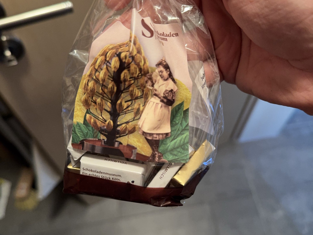 Hochgeladen von: jeberz532 Hochgeladen von: jeberz532