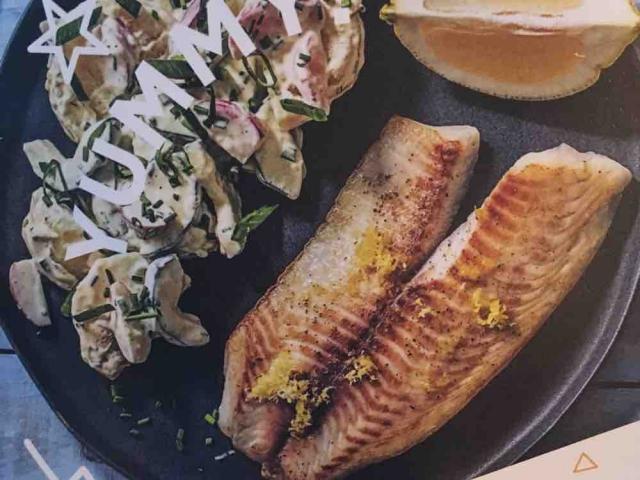 Zitroniges Tilapia-Fischfilet, dazu Kartoffelsalat mit Gurke und | Hochgeladen von: trallala333