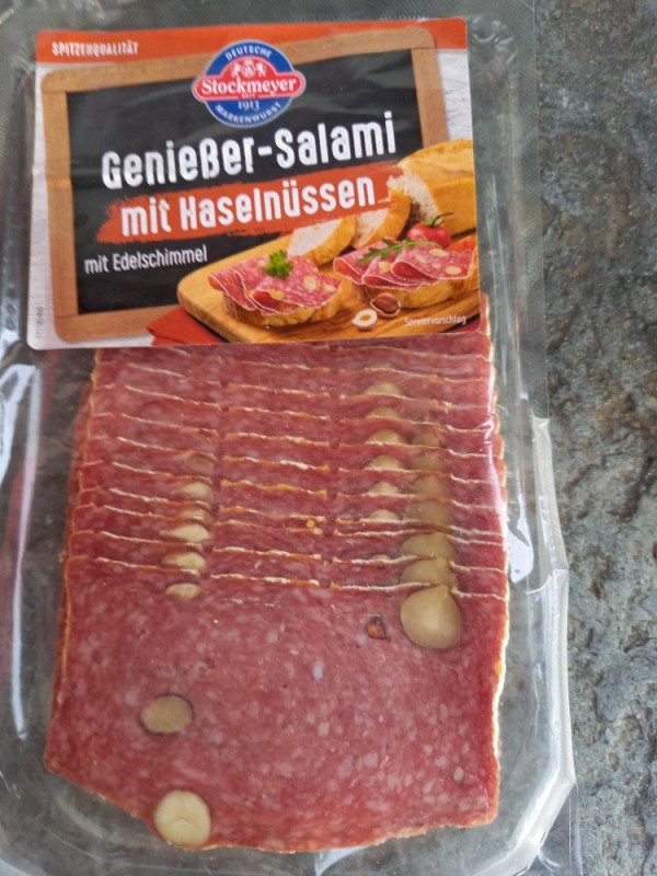 Genießer-Salami mit Haselnüssen, mit Edelschimmel von Nessikatze | Hochgeladen von: Nessikatze