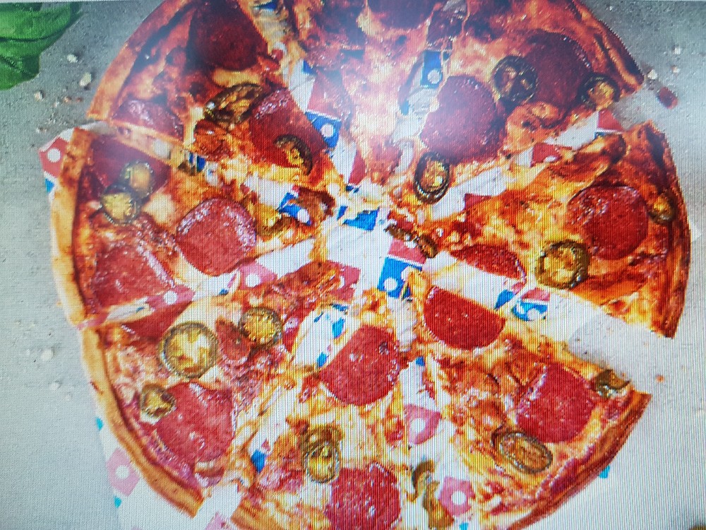 Dominos Pizza Hot Love, Medium (28cm), Klassik Crust von Oliven | Hochgeladen von: Olivenbaum2013