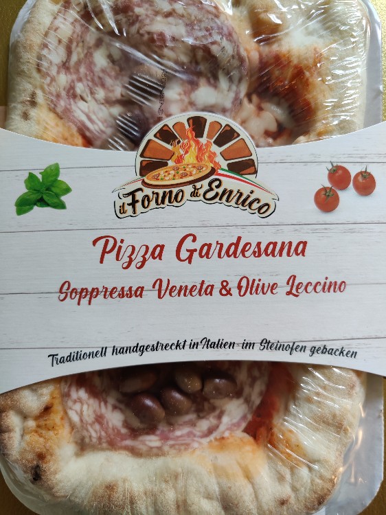 Pizza Gardesana Soppressa Venta & Olive Leccino von MaxiinSh | Hochgeladen von: MaxiinShape