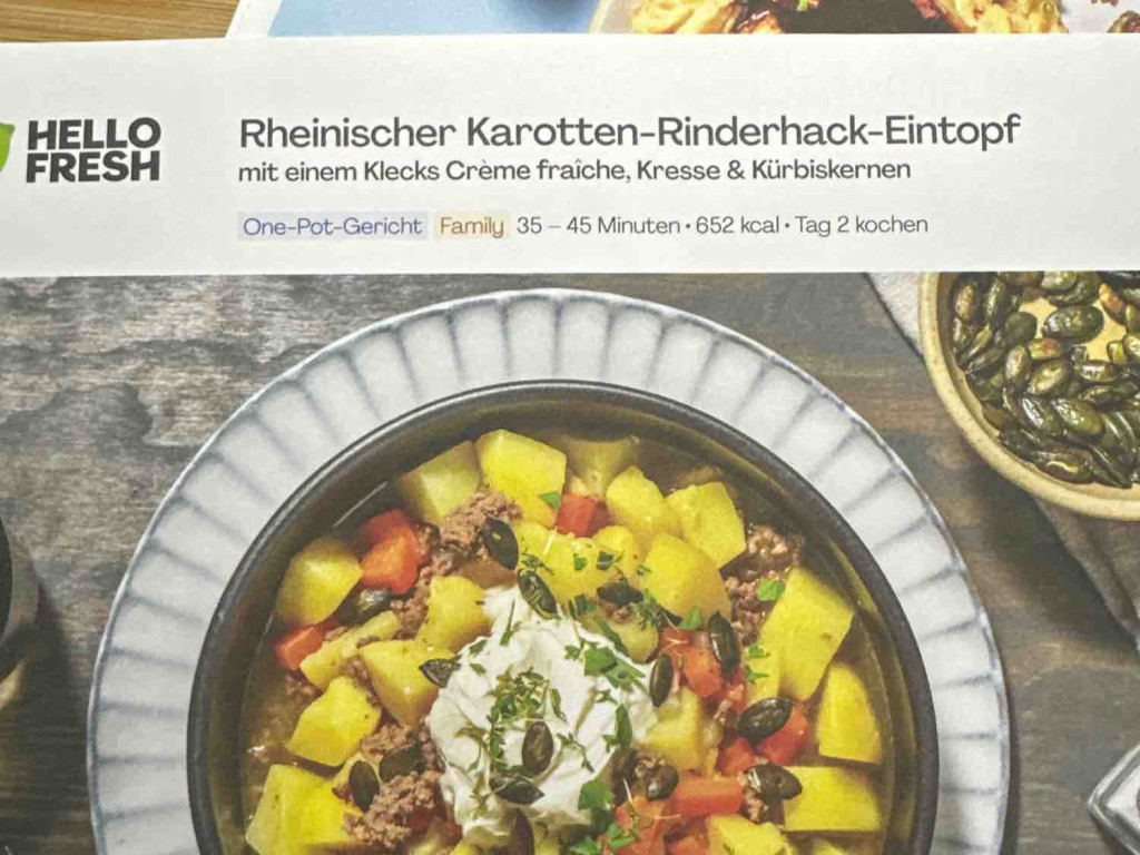 Rheinischer Karotten-Rindfleisch-Eintoof, mit einem Klecks Creme | Hochgeladen von: mcgn