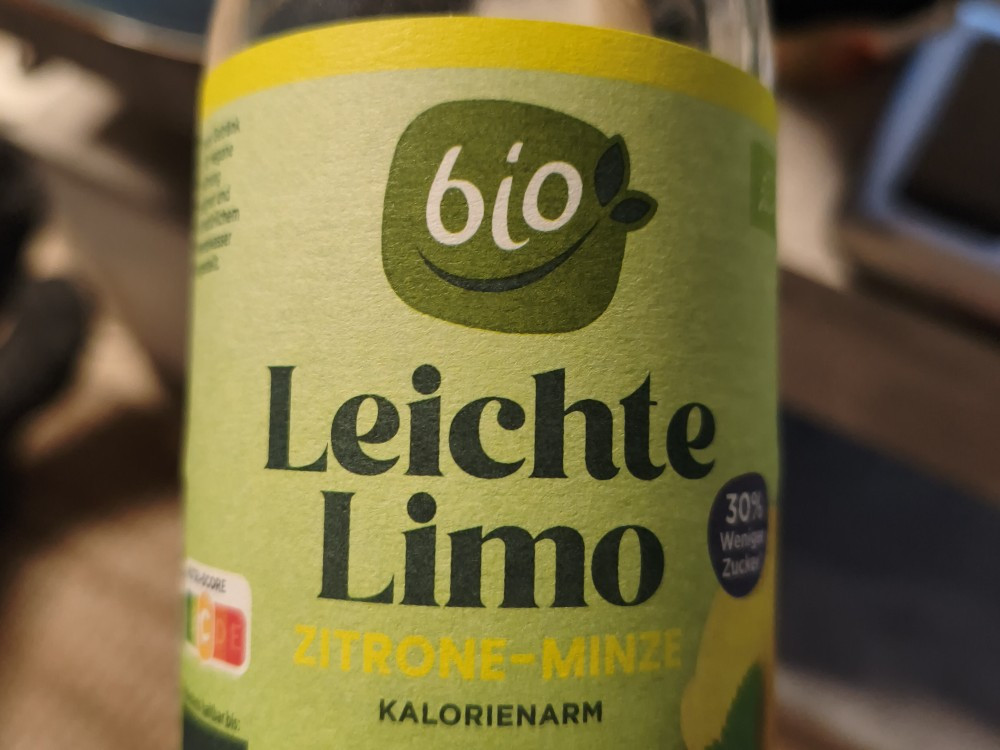 Hochgeladen von: Nine886