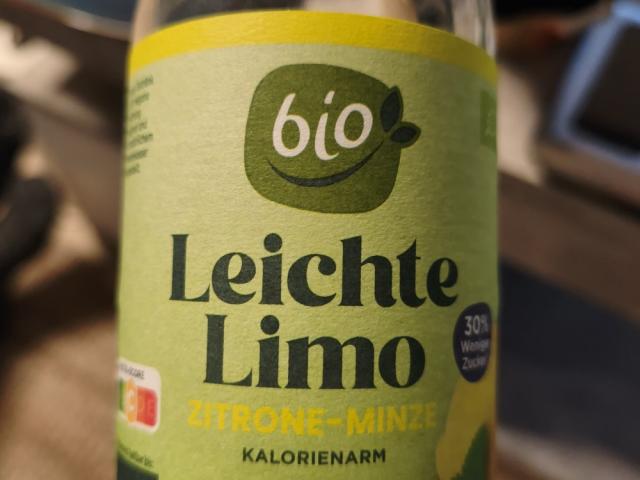 Hochgeladen von: Nine886 Hochgeladen von: Nine886