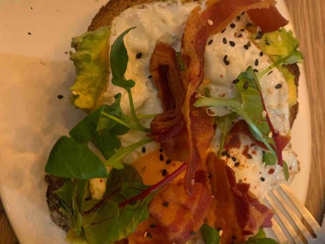 Avocadobrot mit Spiegelei von LuisaGeiling | Hochgeladen von: LuisaGeiling