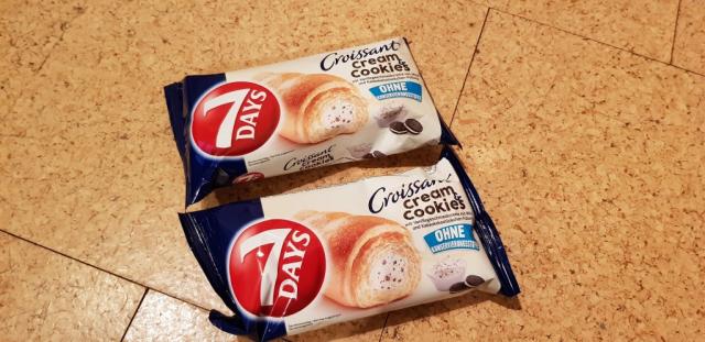 Croissant , Cream & Cookies  | Hochgeladen von: Anonyme