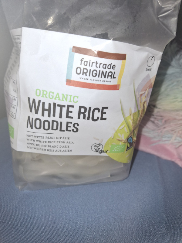 White Rice Noodles von Elyorsth | Hochgeladen von: Elyorsth