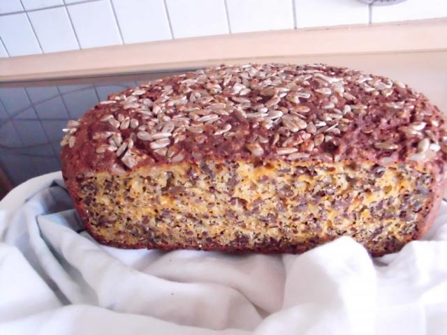 Möhren-Eiweiß-Brot, süßlich | Hochgeladen von: Bri2013