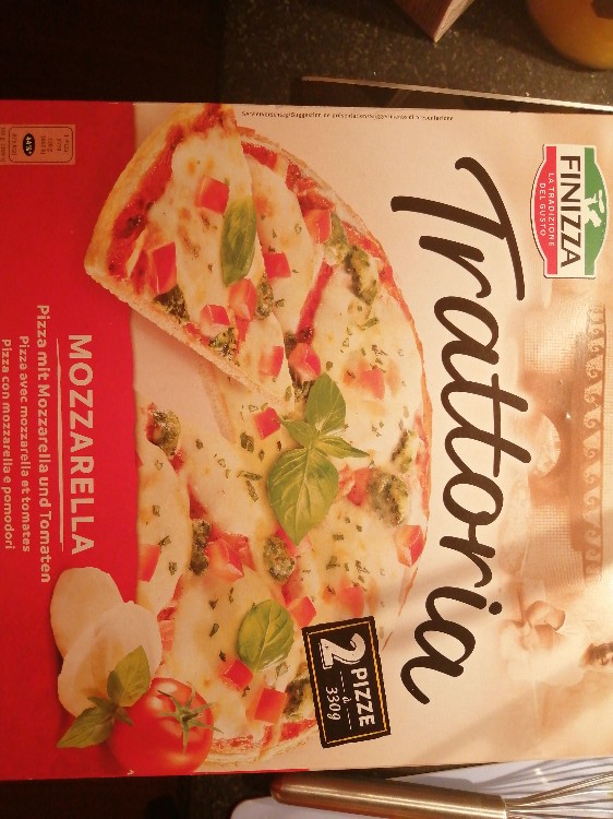 Pizza mit Mozzarekla, Tomaten von LiviaHan | Hochgeladen von: LiviaHan