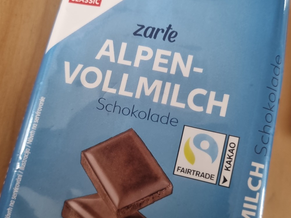zarte ALPENVOLLMILCH Schokolade von schwuppwupp | Hochgeladen von: schwuppwupp zarte ALPENVOLLMILCH Schokolade von schwuppwupp | Hochgeladen von: schwuppwupp