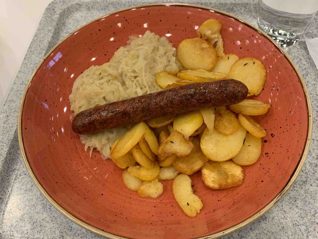 Veganz Bratwurst mit Sauerkraut und Kräuterbratkartoffeln von Ma | Hochgeladen von: MarkusM