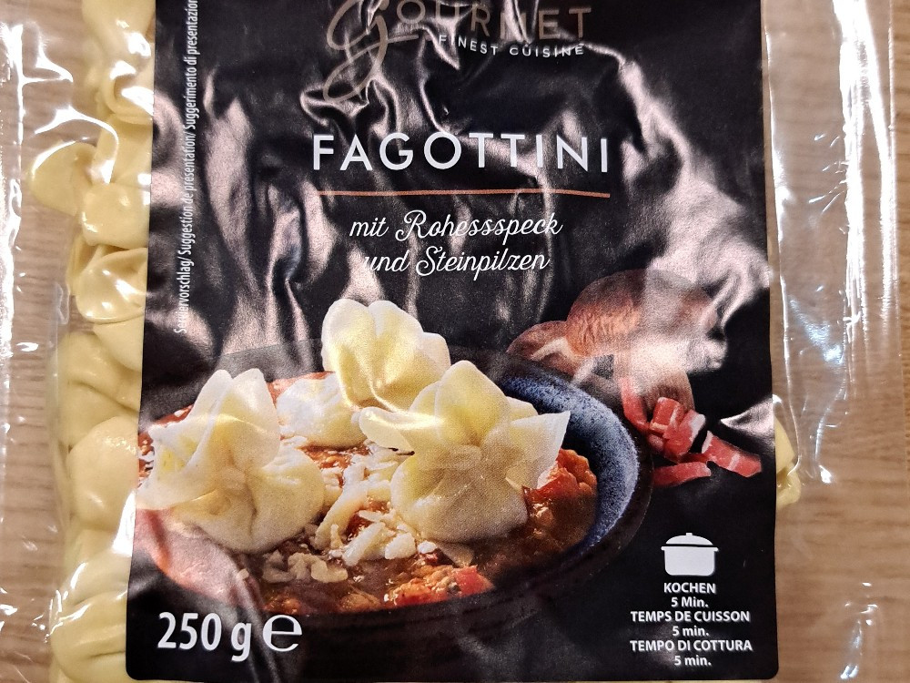 Hochgeladen von: antoniasommer