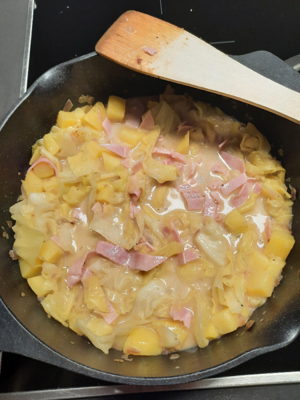 Curry-Kurkuma-Spitzkohlpfanne mit Kartoffeln von Kerstin W | Hochgeladen von: Kerstin W