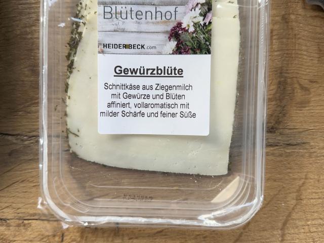 Blütenhof Gewürzblüte (Schnittkäse aus Ziegenmilch) von Katharin | Hochgeladen von: KatharinaSchwarz