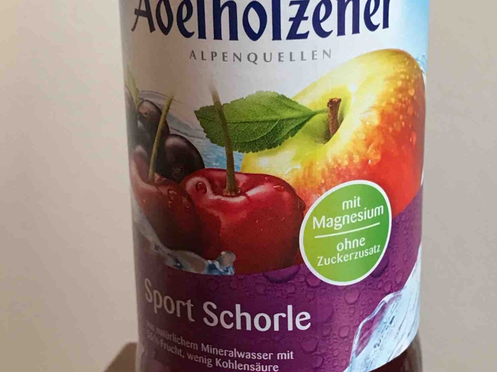 Adelholzener Sport Schorle, Apfel - Schwarze Johannisbeere - Kir | Hochgeladen von: croome