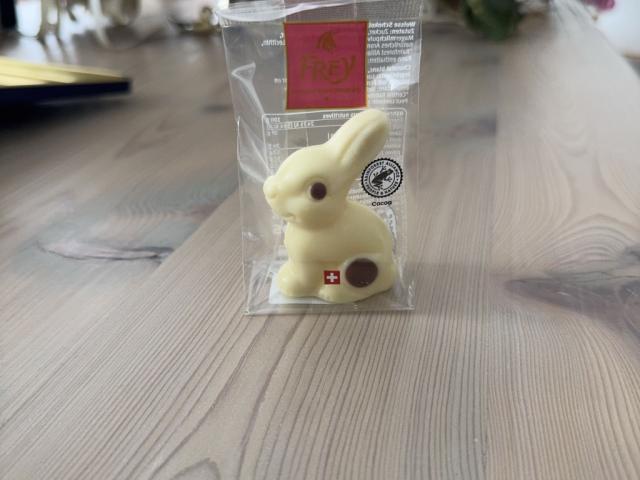 Frey Osterhase Klein, Weisse Schokolade von Gertrud54 | Hochgeladen von: Gertrud54 Frey Osterhase Klein, Weisse Schokolade von Gertrud54 | Hochgeladen von: Gertrud54