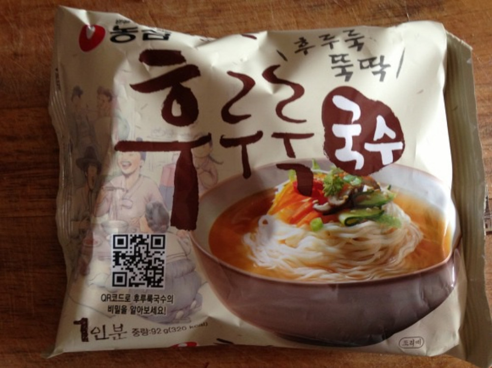 Hururu Guksu Instant Noodles, 후루룩 국수 von Anni-Banani | Hochgeladen von: Anni-Banani
