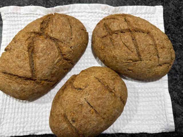 Roggenvollkorn & Vollkornbrot, Mit Walnuss von Gertrud54 | Hochgeladen von: Gertrud54