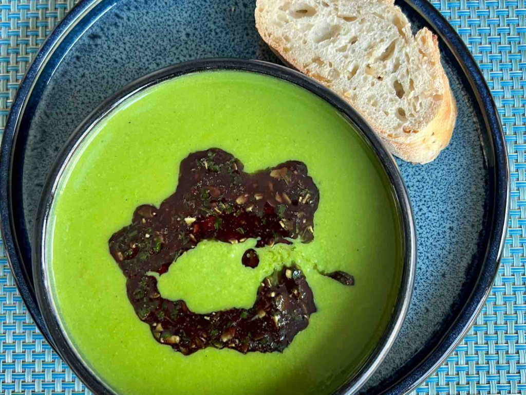 Erbsensuppe  mit Kürbispesto, Thermomix von Randall Flagg | Hochgeladen von: Randall Flagg