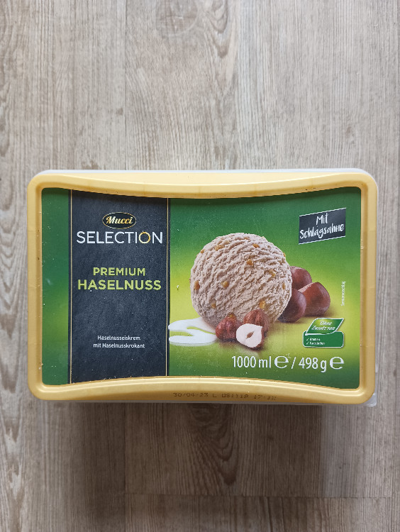 Premium Eis Haselnuss, mit Schlagsahne von sebastien324 | Hochgeladen von: sebastien324