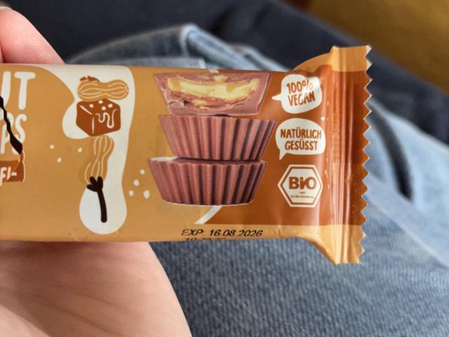 Uploaded by: nyxara Uploaded by: nyxara