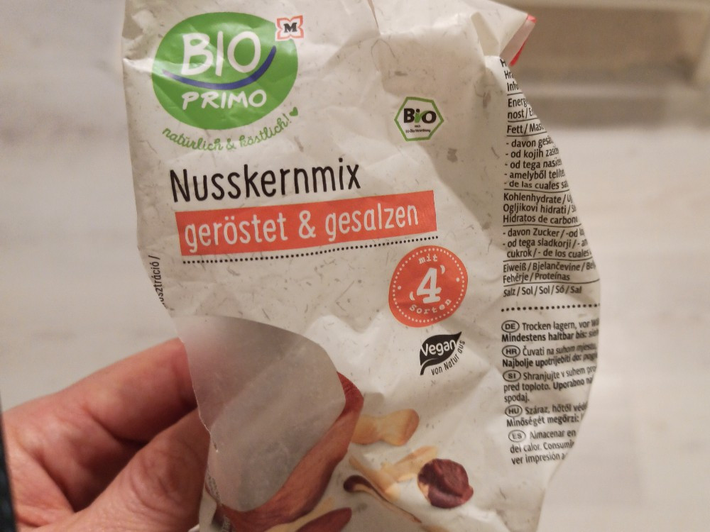 Nusskernmix, geröstet und gesalzen von Anjali77 | Hochgeladen von: Anjali77 Nusskernmix, geröstet und gesalzen von Anjali77 | Hochgeladen von: Anjali77