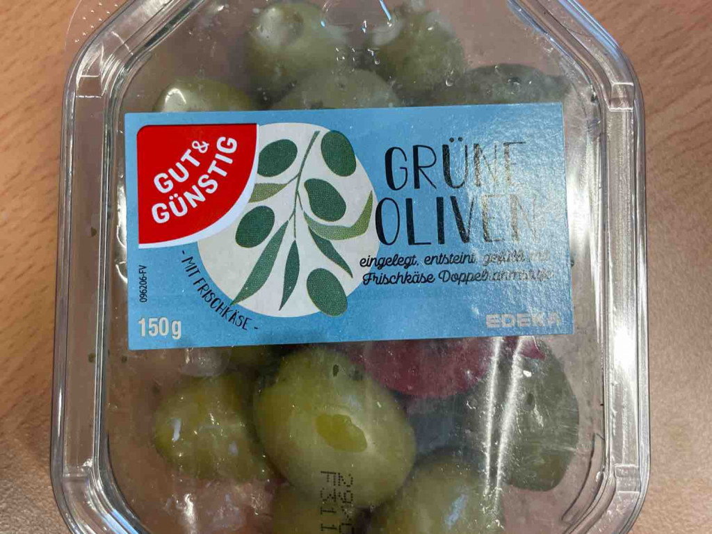 Grüne Oliven, eingelegt, entsteint, gefüllt mit Frischkäse Dop v | Hochgeladen von: VroniKufner