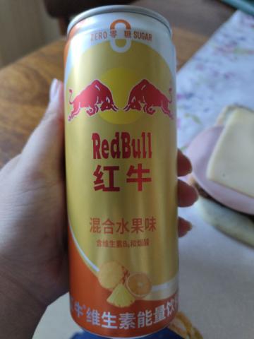 Red Bull Mixed Fruit, erhöhter Koffeingehalt von Rowan_Semple | Hochgeladen von: Rowan_Semple