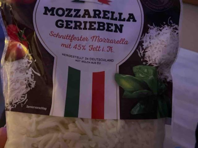 Mozzarella Gerieben by sdiaab | Uploaded by: sdiaab