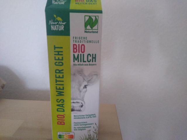 frische milch, Biomilch 3.8% Fett by Pawis | Uploaded by: Pawis