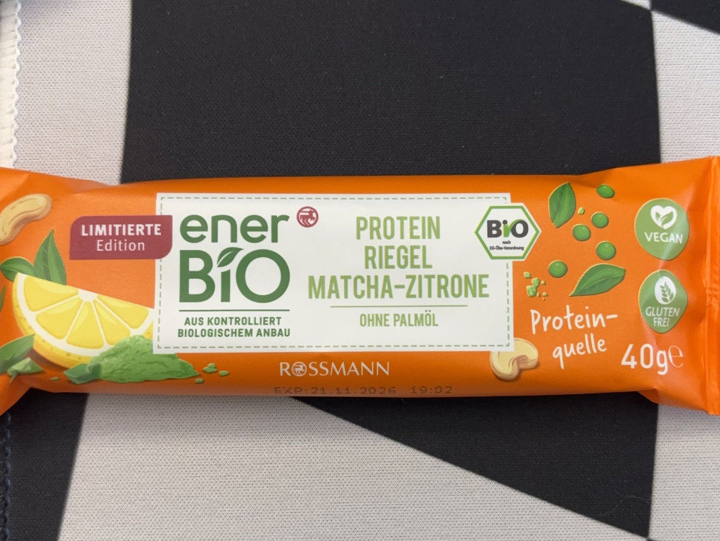 Hochgeladen von: ninaaaluni