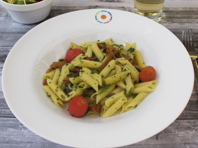 Hochgeladen von: vivienfarrash