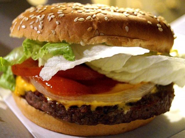 CaP-Burger Cheese, mit Rindfleisch, Gurke, Zwiebel, Tomate,  | Hochgeladen von: Samson1964