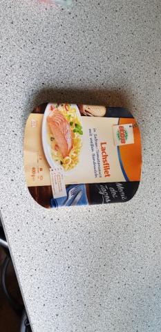 Lachsfilet in Safran-Tomatensauce mit weißen Bandnudeln von Hams | Hochgeladen von: Hamsterle