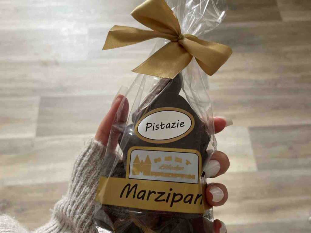 Lübecker Marzipan (ggA) mit Pistazien in Zartbitterschokolade, M | Hochgeladen von: mariefrisch