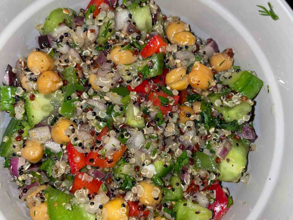 Quinoa Kichererbsen Salat von isatou | Hochgeladen von: isatou