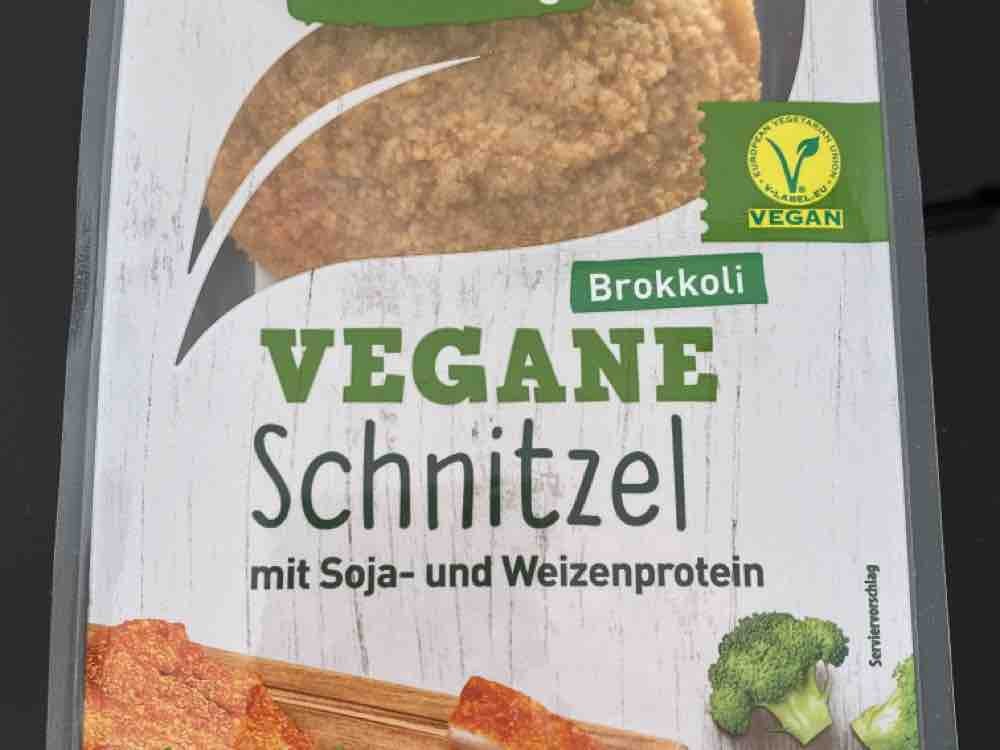 Vegane Schnitzel mit Soja- und Weizenprotein, mit Brokkoli von v | Hochgeladen von: vore