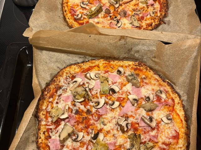 Blumenkohl Keto-Pizza, Mit Champignons, Artischocken und Schinke | Hochgeladen von: mariecherie Blumenkohl Keto-Pizza, Mit Champignons, Artischocken und Schinke | Hochgeladen von: mariecherie