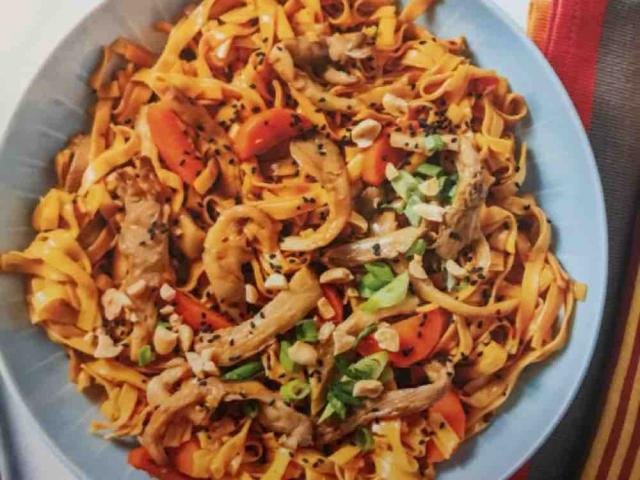 feurige Nigella-Chilinudeln mit Pulled Mushrooms, vegan von sabr | Hochgeladen von: sabrina786