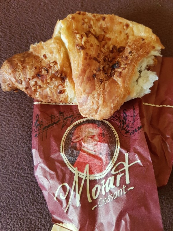 Mozart-Croissant, Nugat von michaelffm | Hochgeladen von: michaelffm