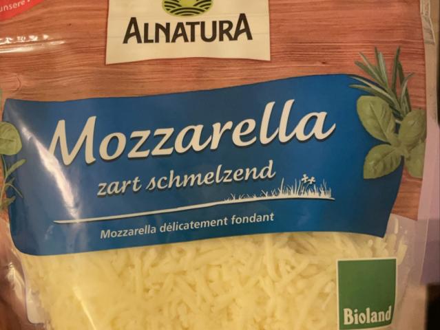 Mozzarella zart schmelzend by LuluLuluLala | Uploaded by: LuluLuluLala