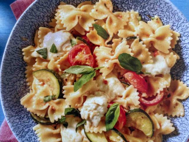 Farfalle Caprese mit Büffelmozzarella von sarahkustos | Hochgeladen von: sarahkustos