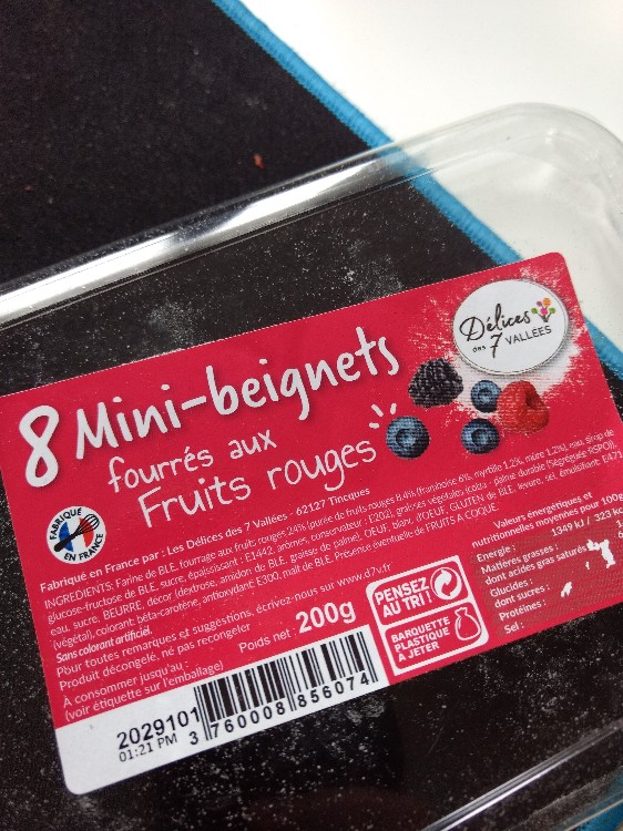 8 Mini-beignets, fourrés aux fruits rouges von SirThrawn | Hochgeladen von: SirThrawn